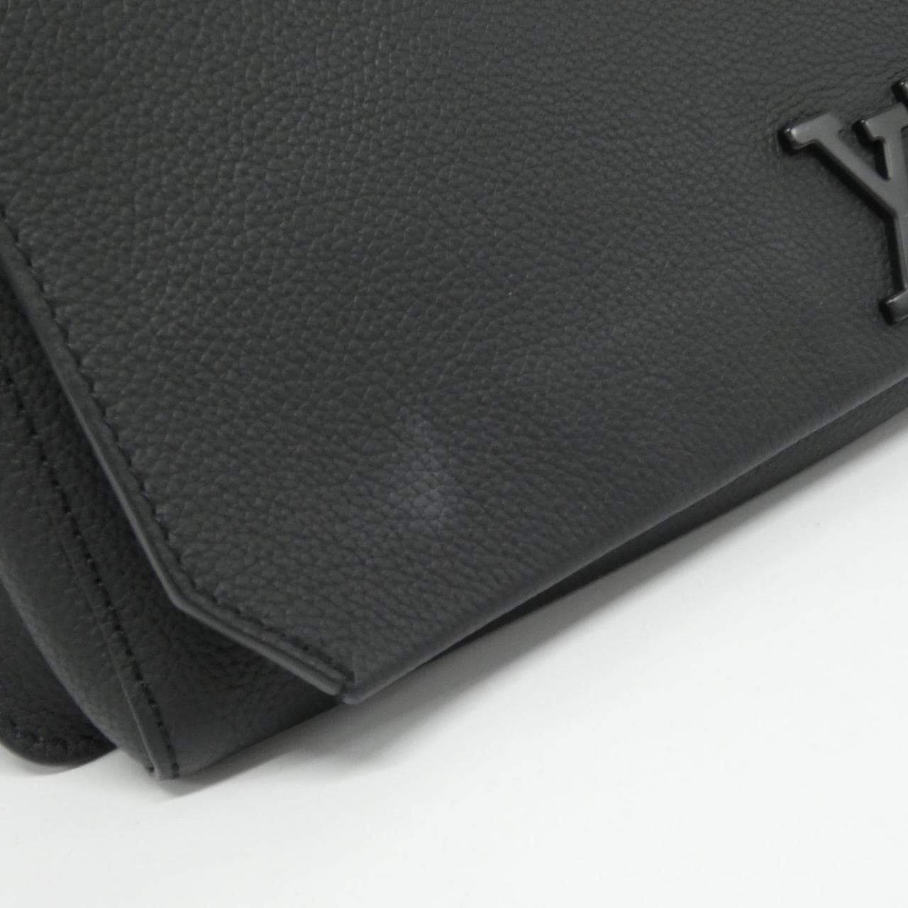 LOUIS VUITTON LV Aerogram Takeoff Sling M57081 Shoulder Bag