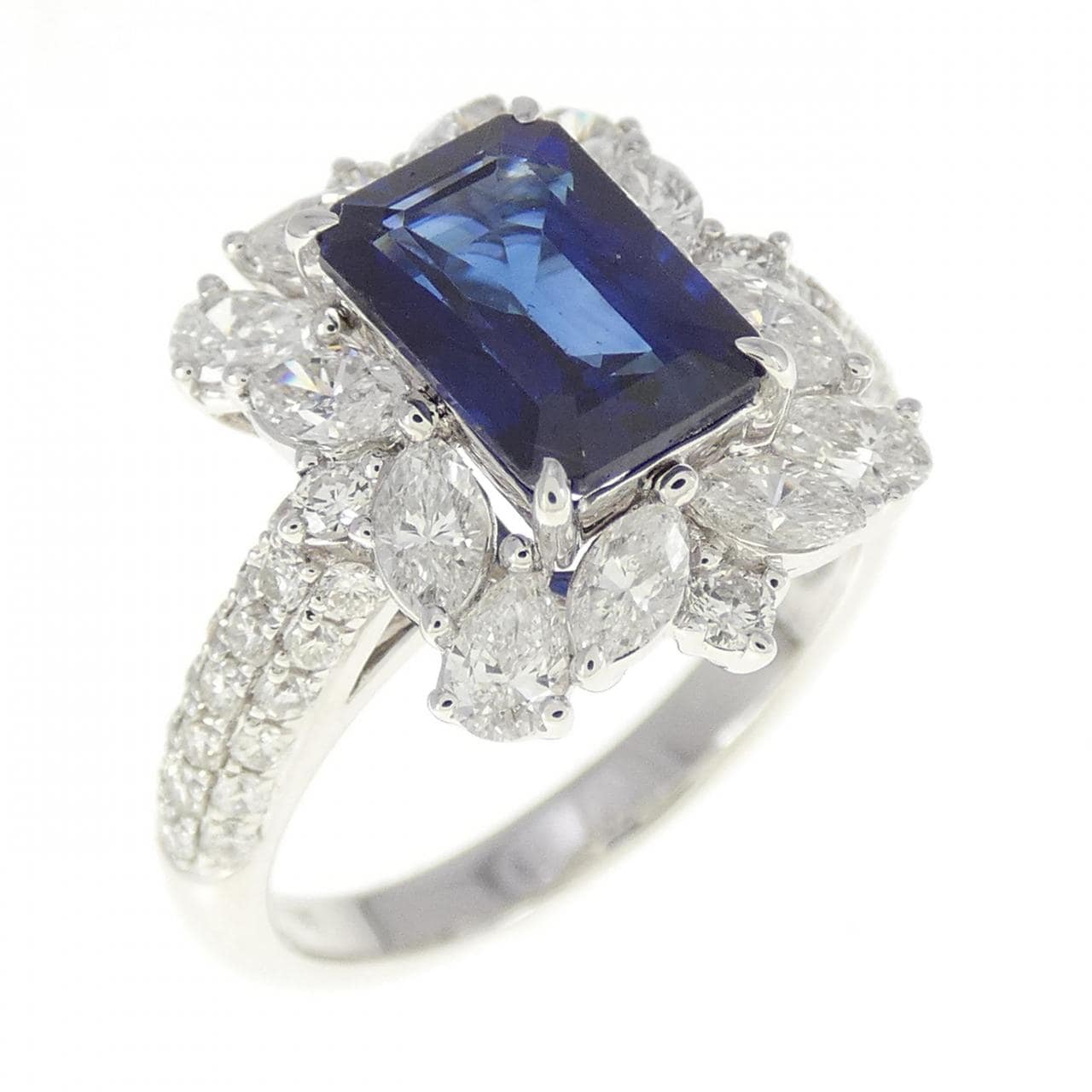 K18WG Sapphire Ring 1.92CT Madagascar