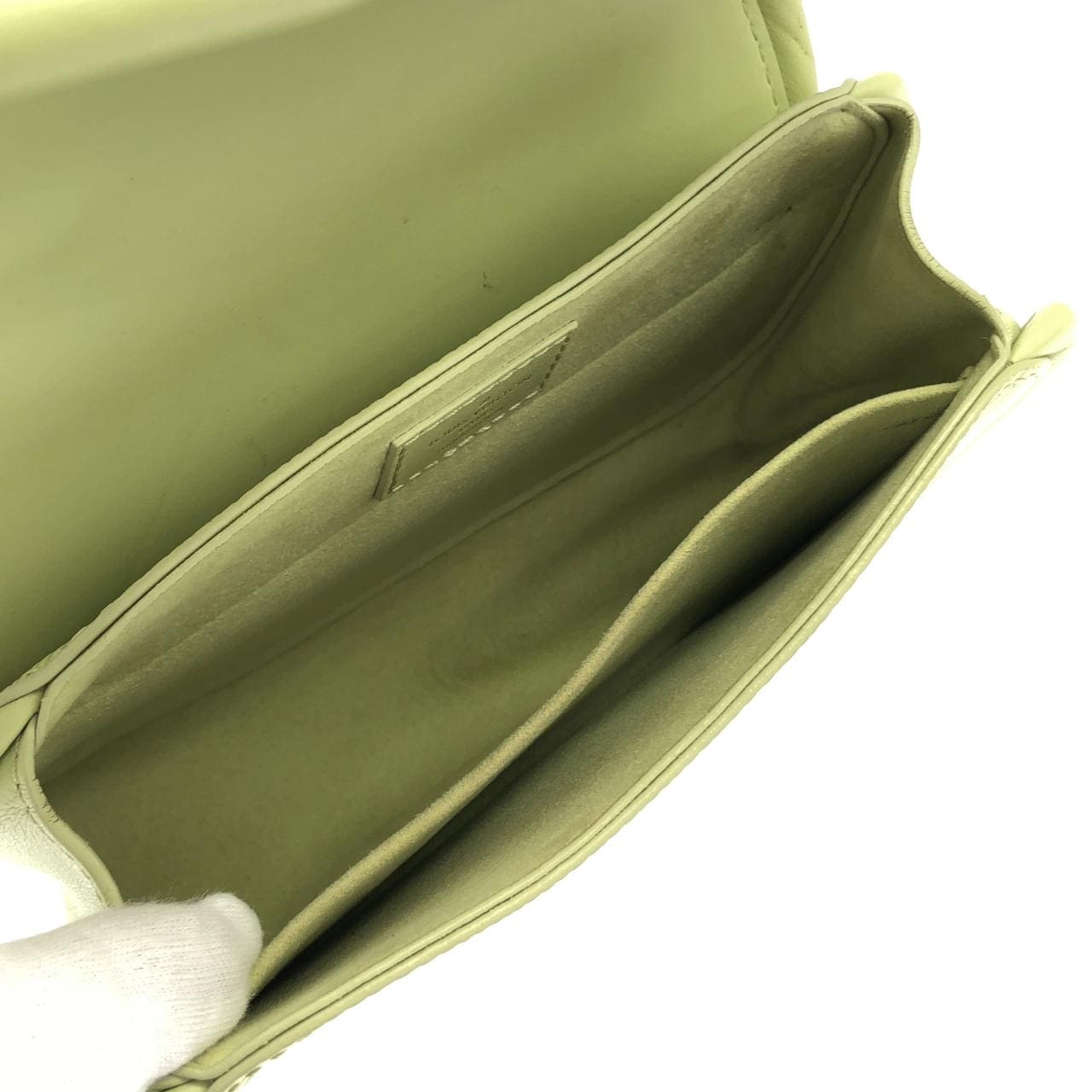 ルイヴィトン エピ ハイド アンド シーク M22725 バッグ