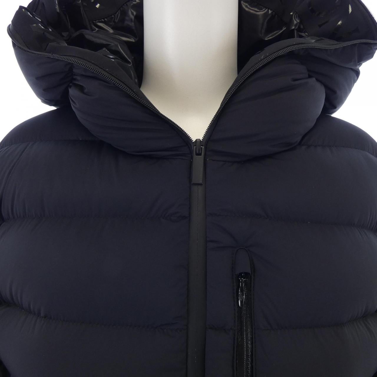 モンクレール MONCLER ダウンジャケット