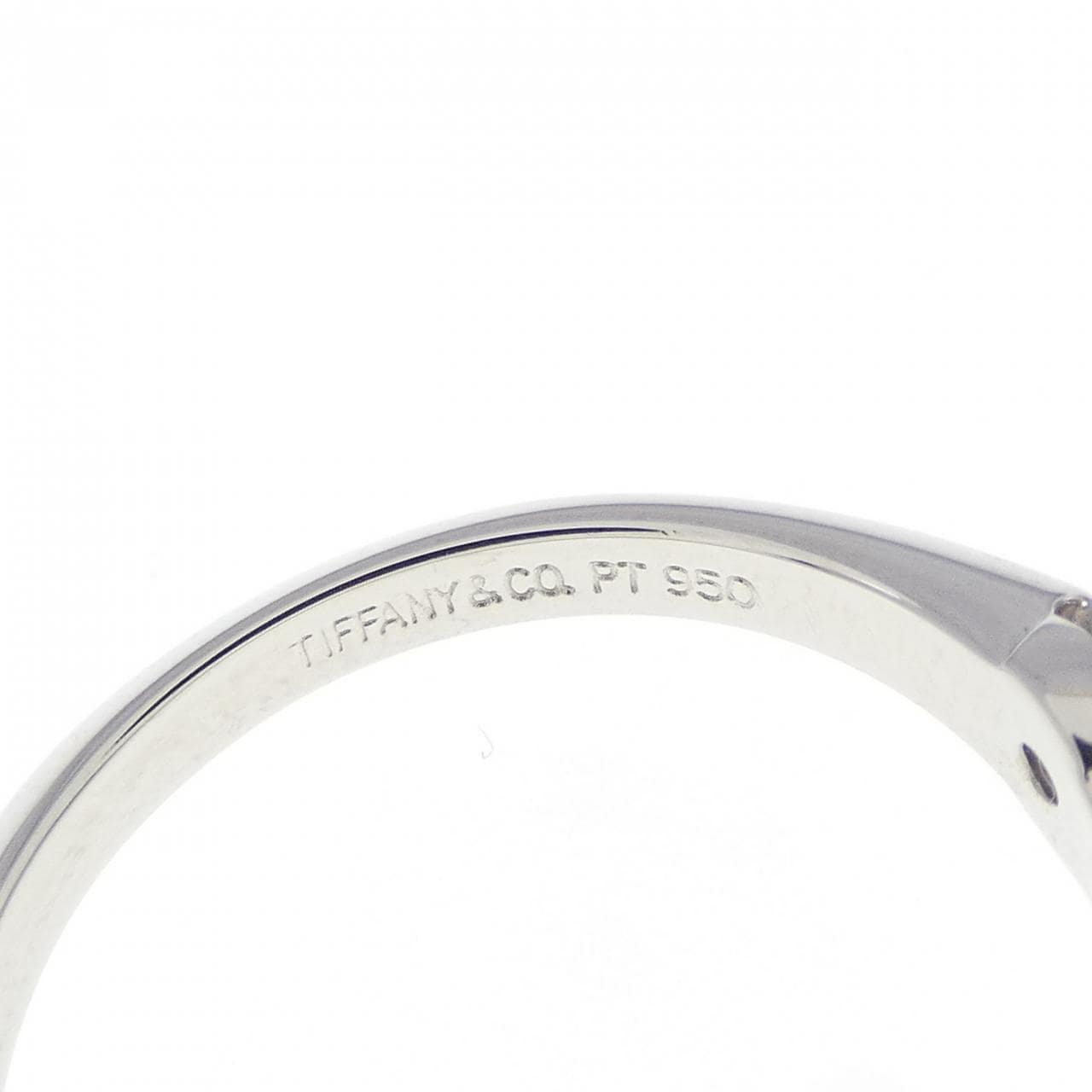 ティファニー クラシックソリティア リング 1.35CT G VVS1