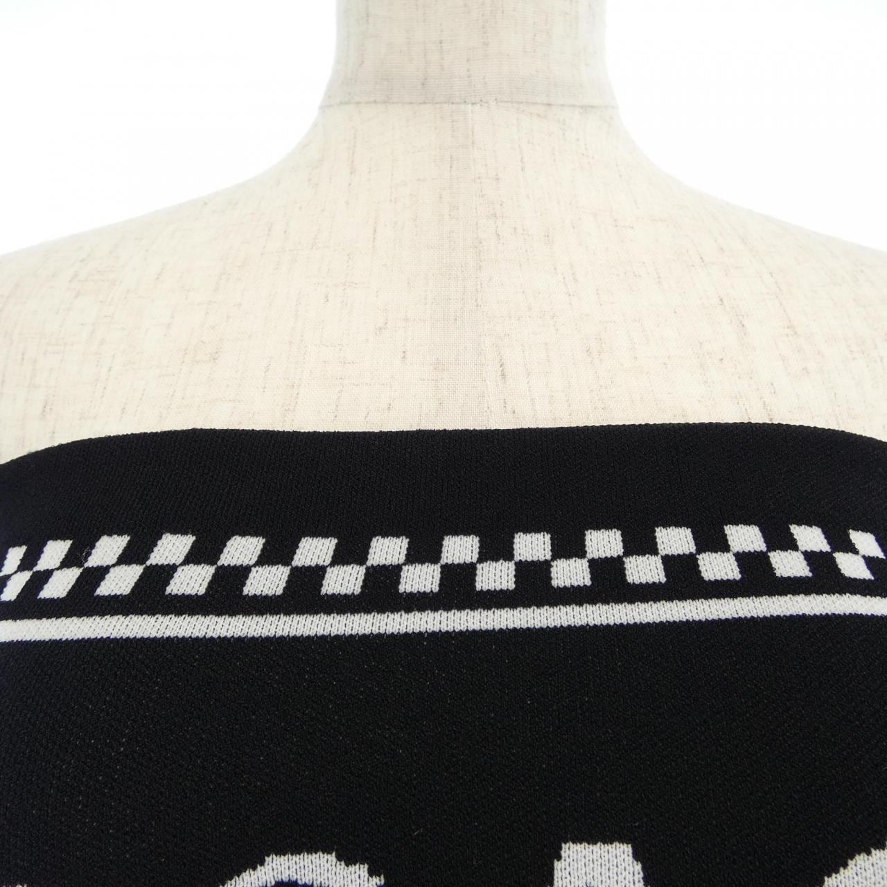 ヴェルサーチェ VERSACE A83290 トップス