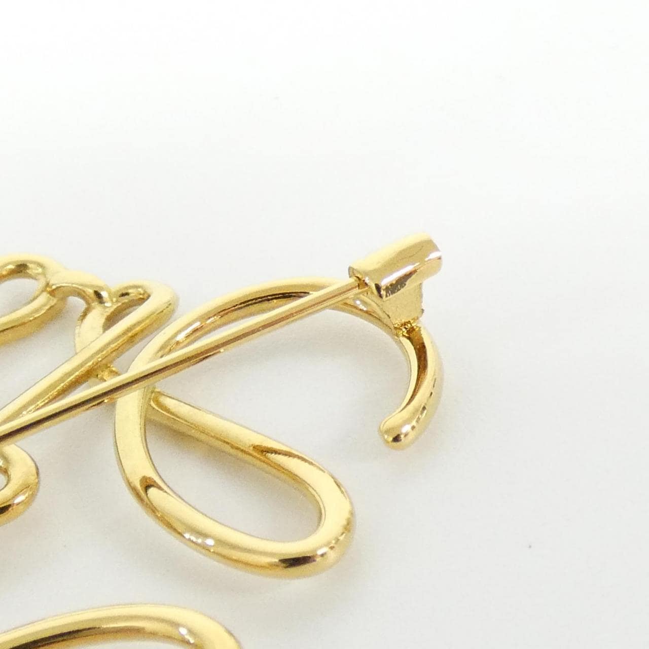 ロエベ 111 25 020 ブローチ