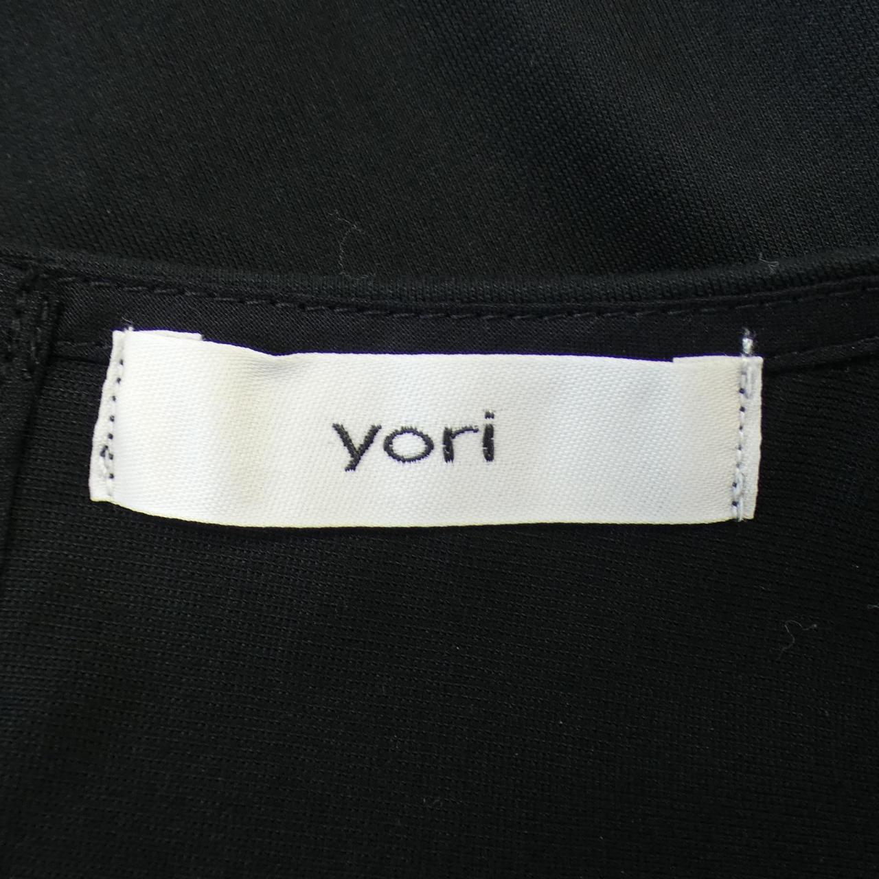 ヨリ yori トップス