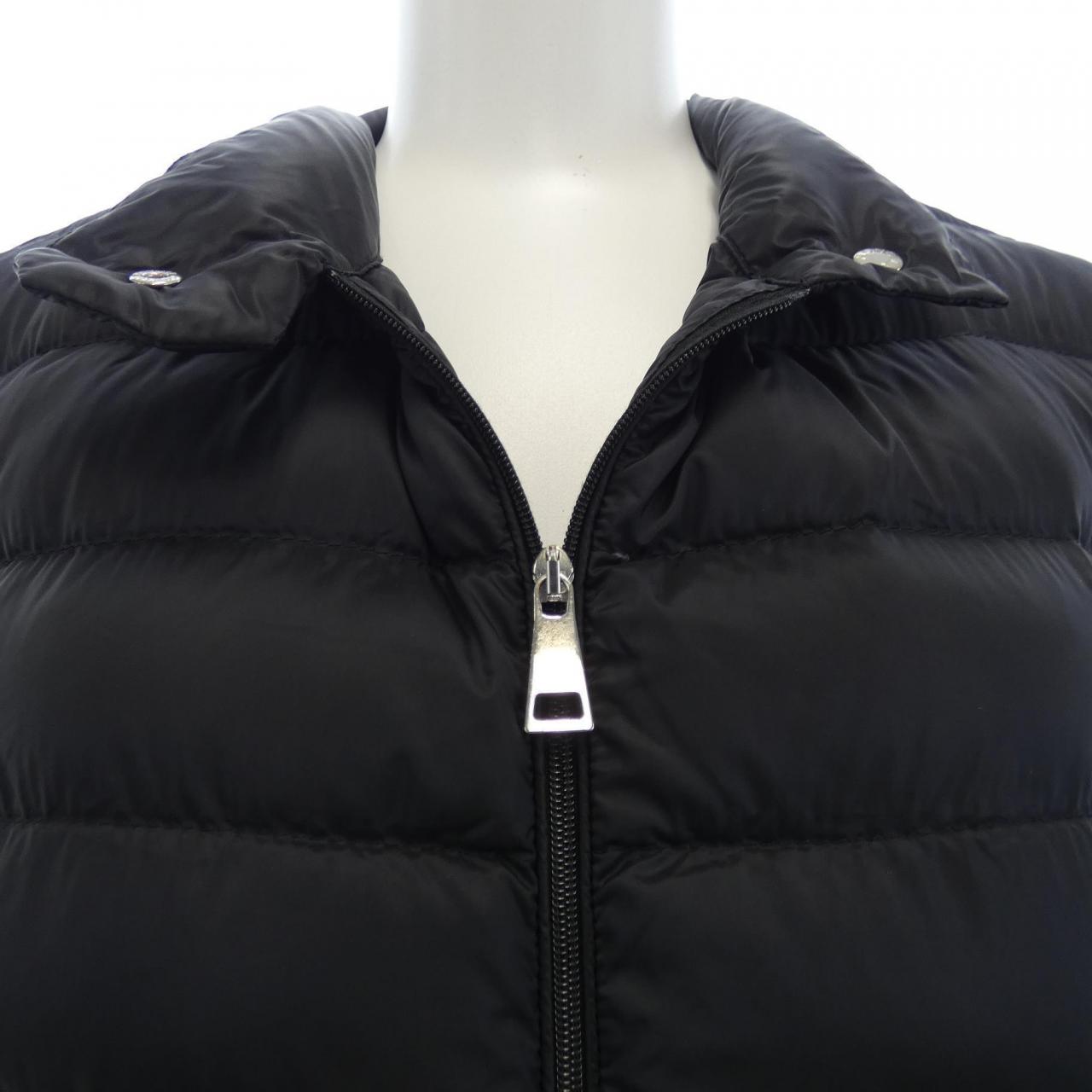 モンクレール MONCLER ダウンジャケット