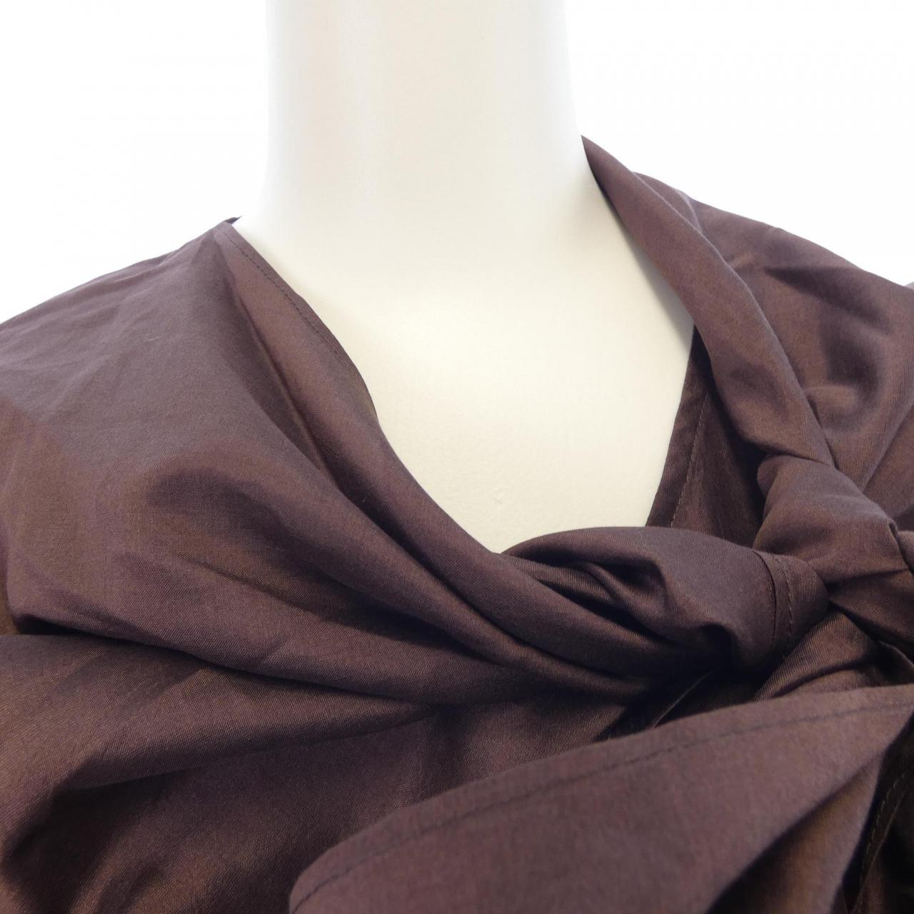 プルミエアロンディスモン 1er Arrondissement トップス