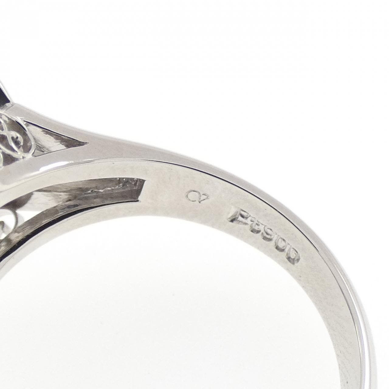 クレサンベール 合成アレキサンドライト リング 2.49CT
