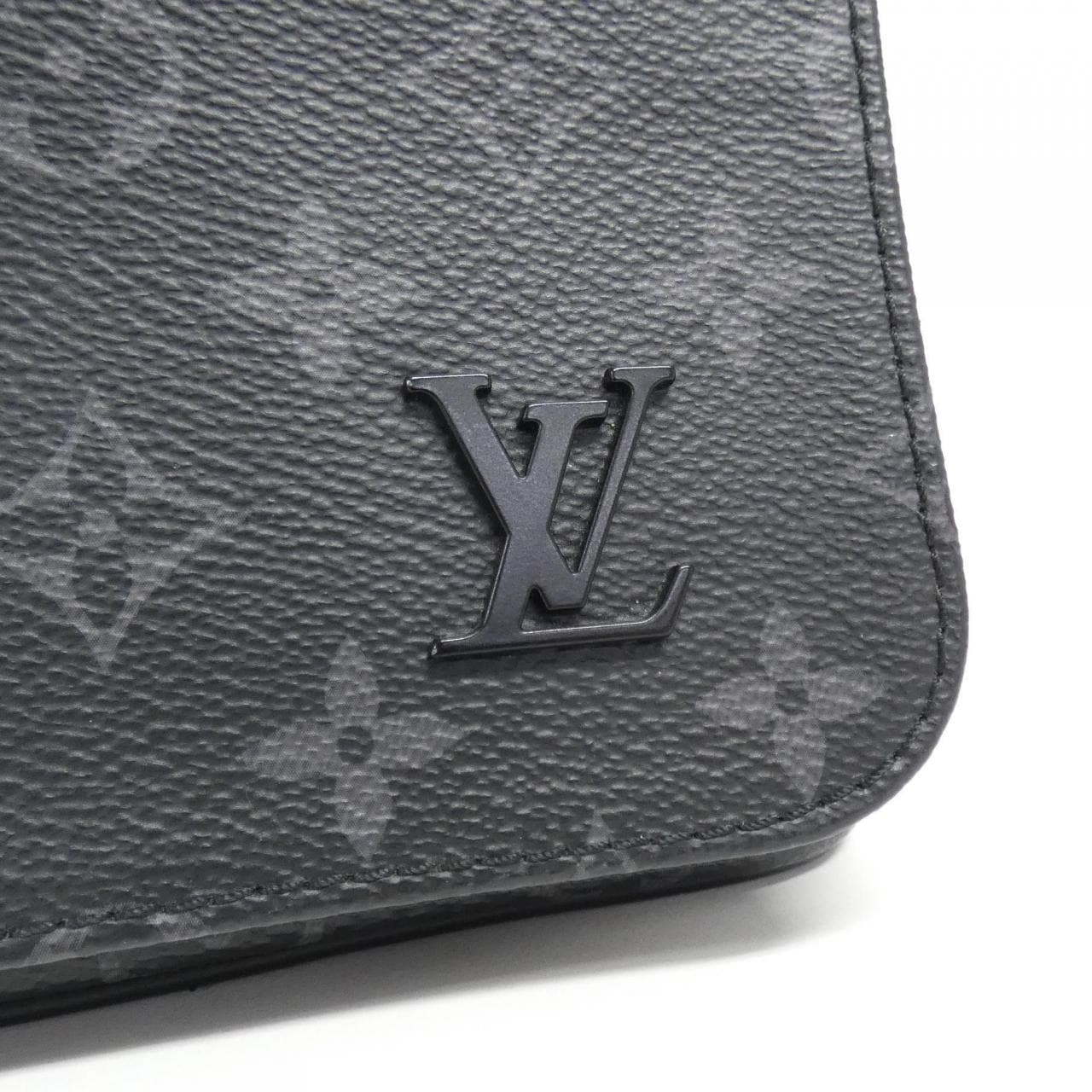 LOUIS VUITTON Monogram Eclipse District MM M45271 单肩包