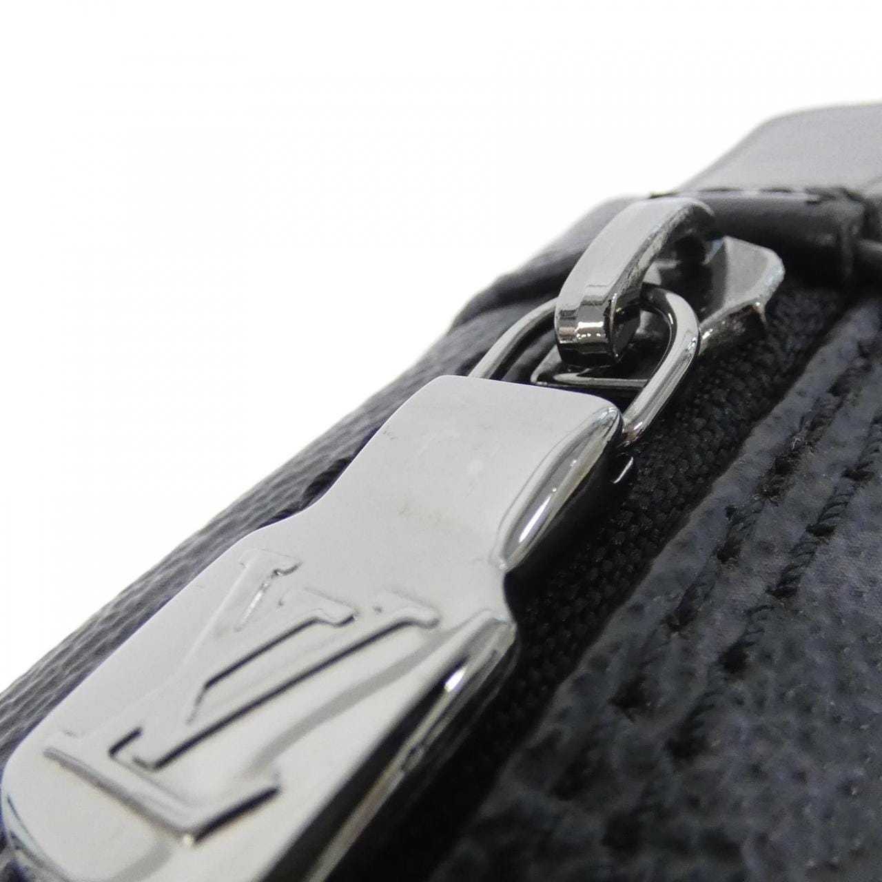 ルイヴィトン モノグラム エクリプス トゥルース トワレ PM M46577 ポーチ