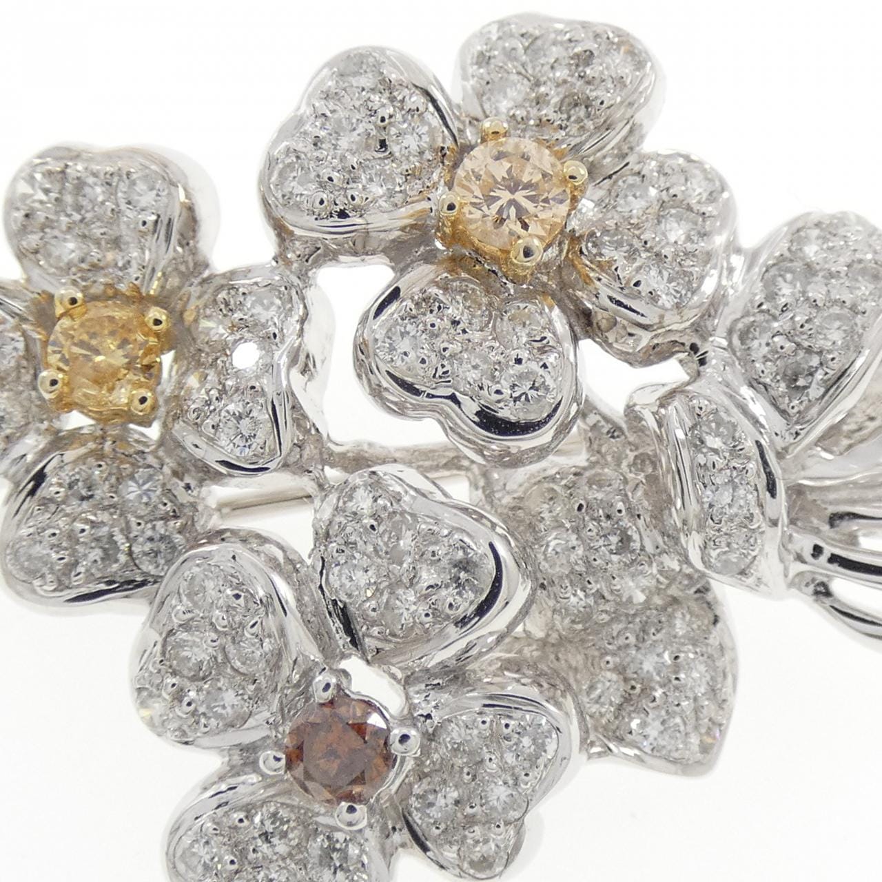 K18WG フラワー ダイヤモンド ブローチ 0.27CT