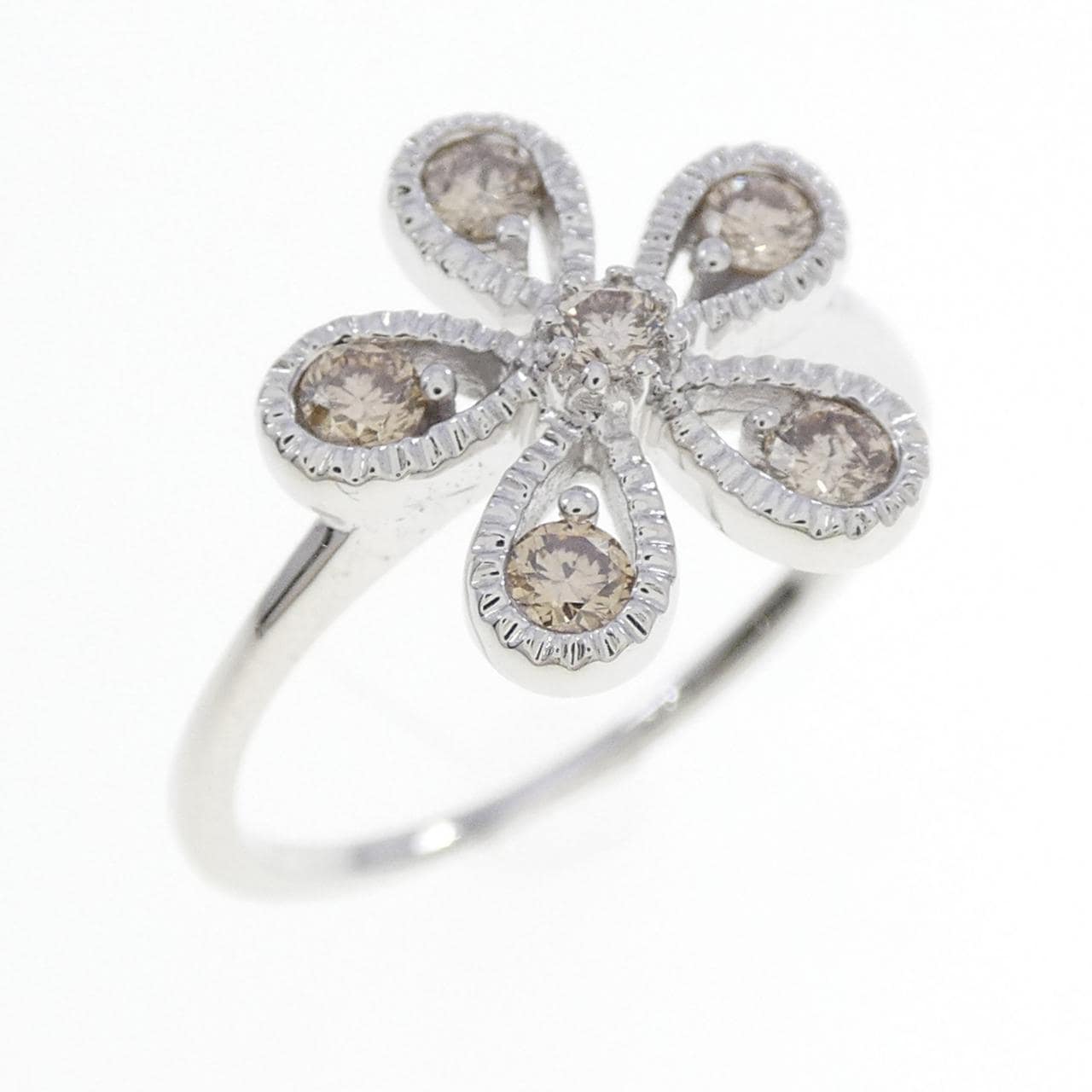 K18WG フラワー ダイヤモンド リング 0.35CT