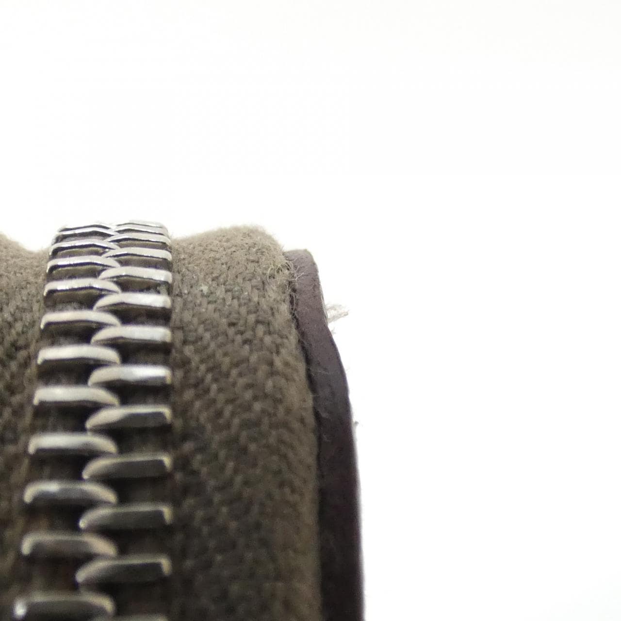エルメス EN LIBERTE シルク イン クラシック 084387CK 財布