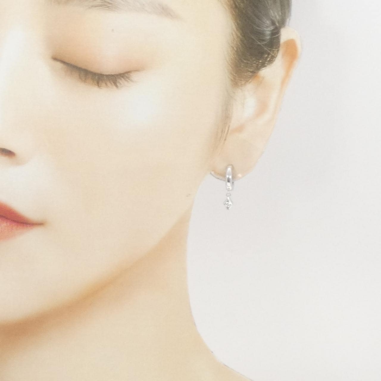 K14WG ダイヤモンド イヤリング 0.10CT