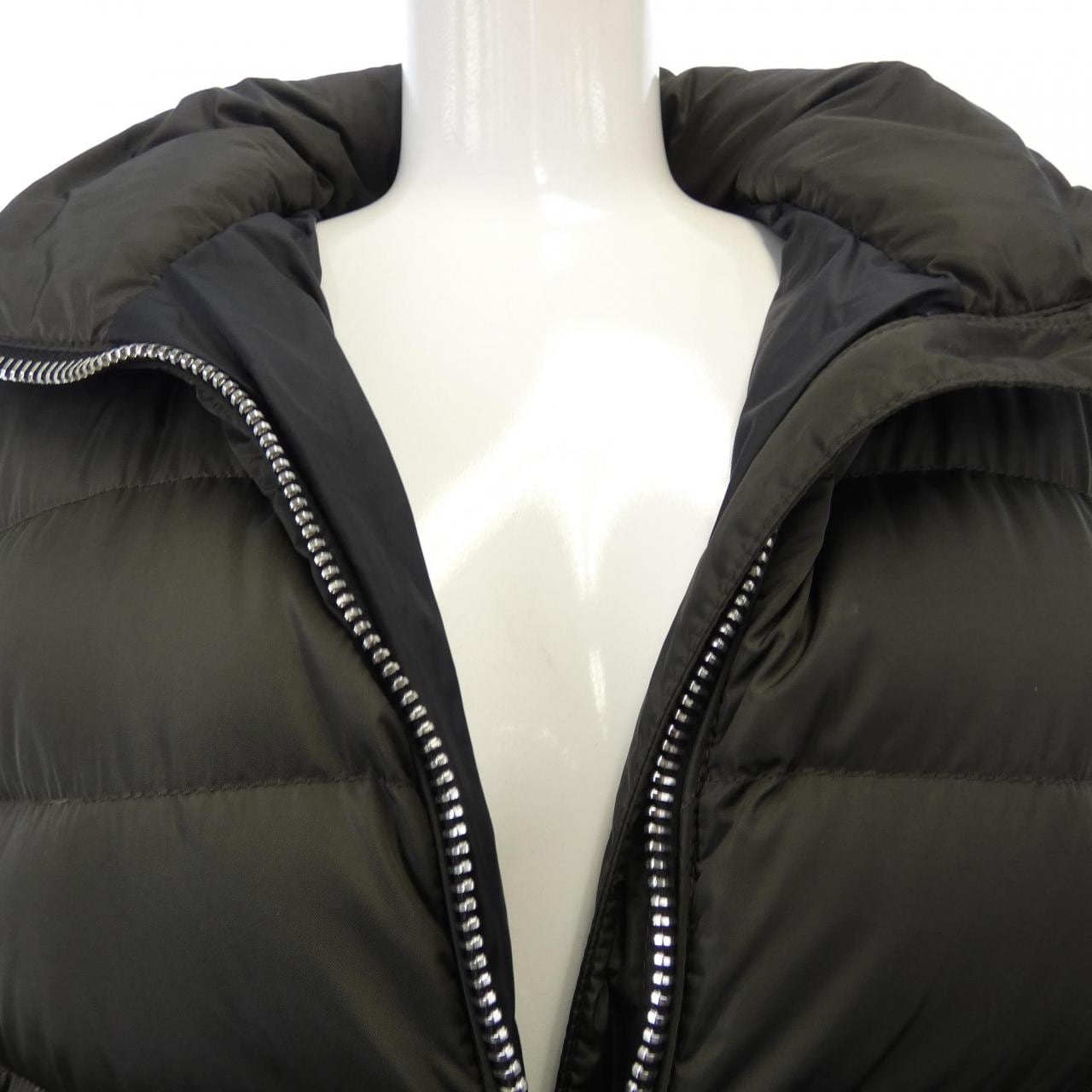 モンクレール MONCLER ダウンコート