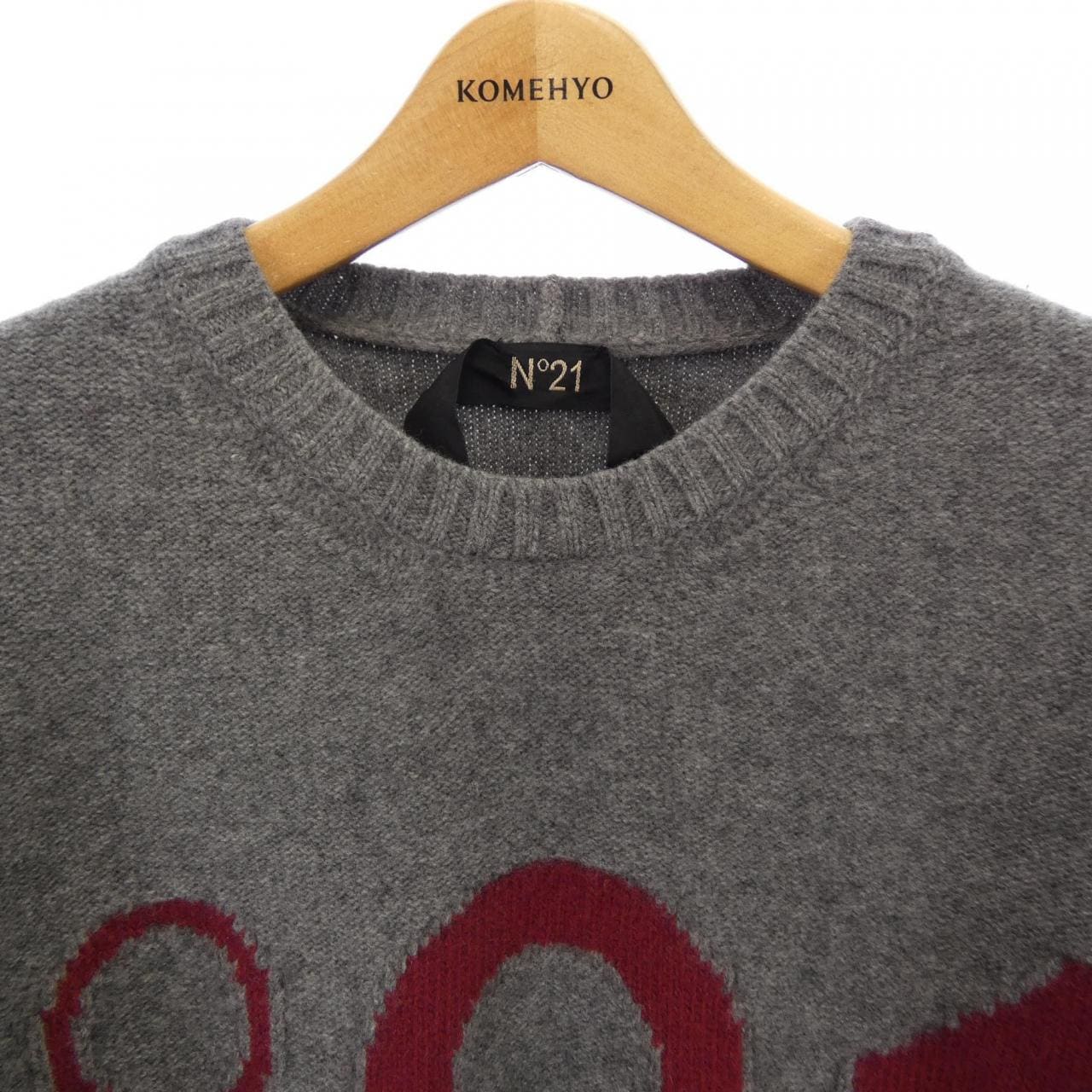 ヌメロヴェントゥーノ N°21 ニット