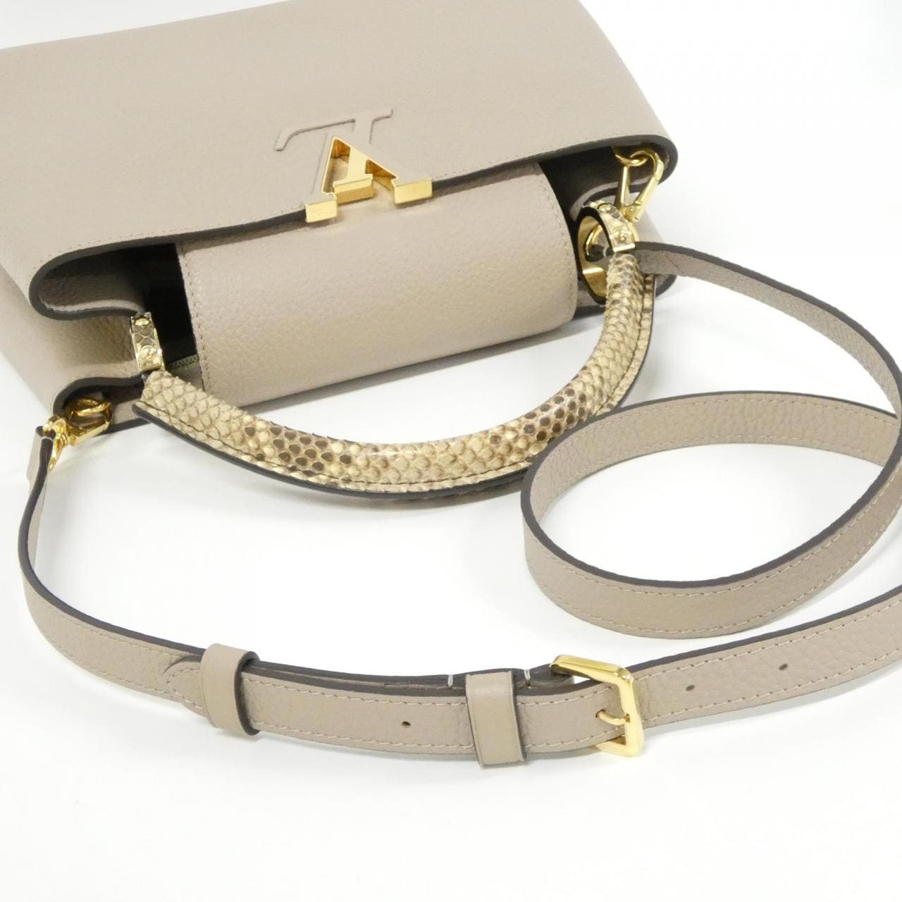 LOUIS VUITTON Exotic Leather Capucines MM N92802 Bag