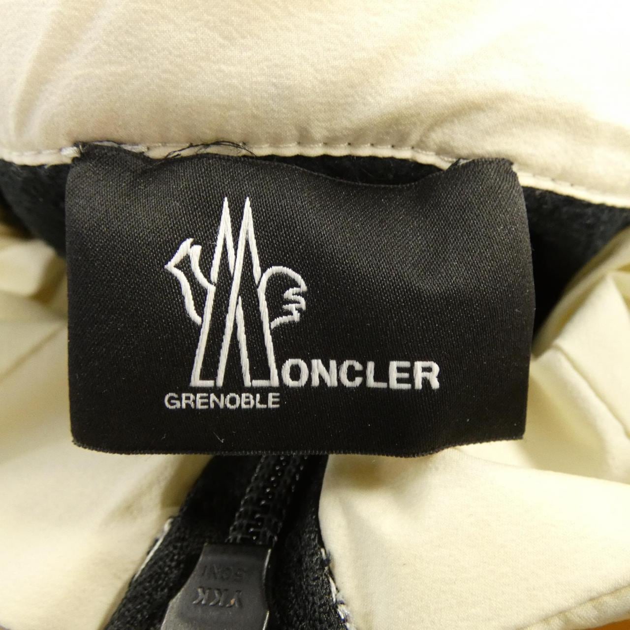 モンクレールグルノーブル MONCLER GRENOBLE 20988450700 ダウンジャケット