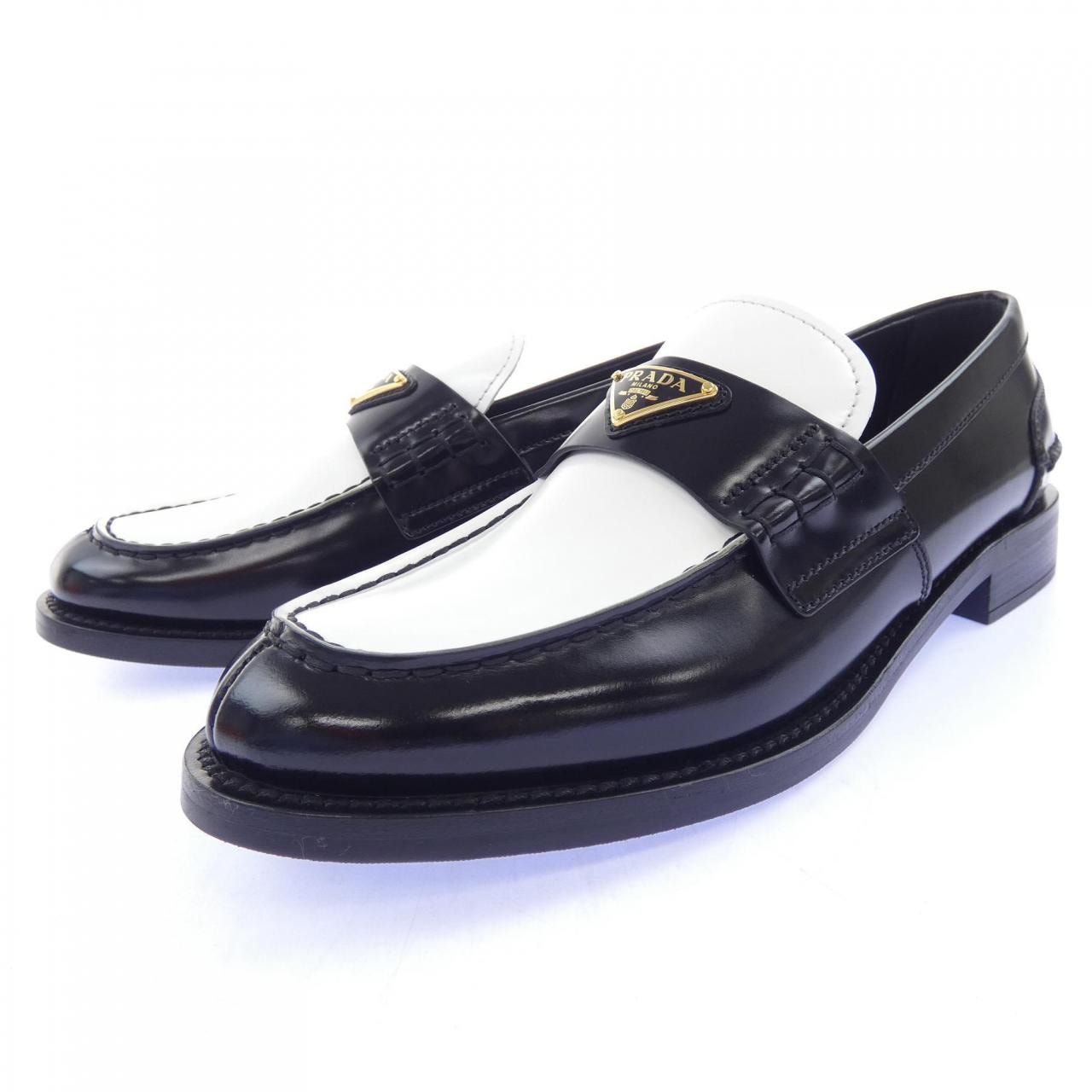 プラダ PRADA トライアングルロゴ　ローファー 1D813N シューズ