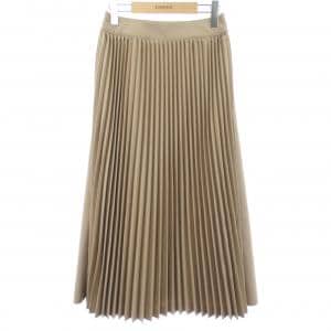 クリーナ CLEANA スカート