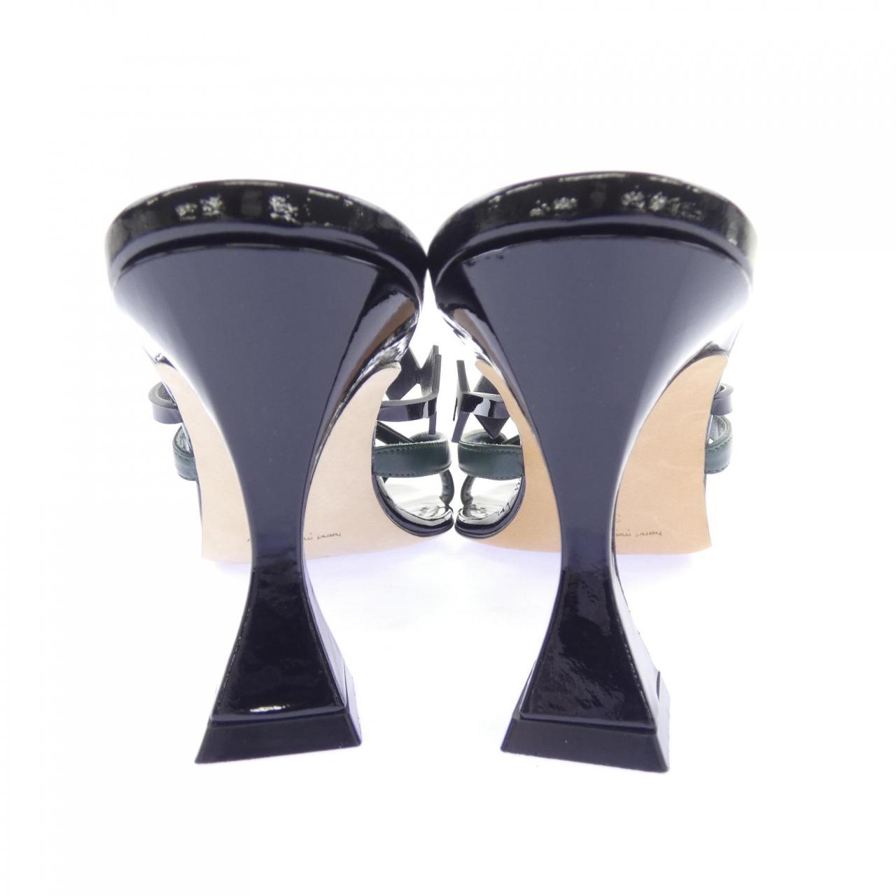 マノロブラニク MANOLO BLAHNIK サンダル