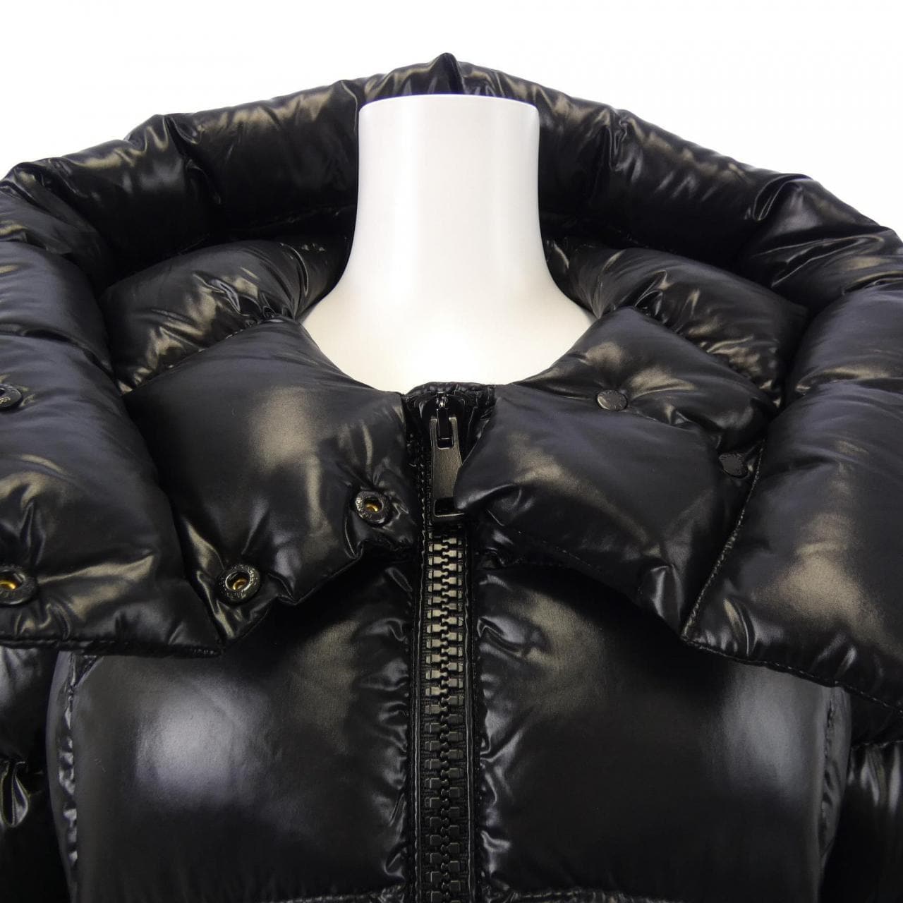 モンクレール MONCLER AKEBIA ダウンジャケット