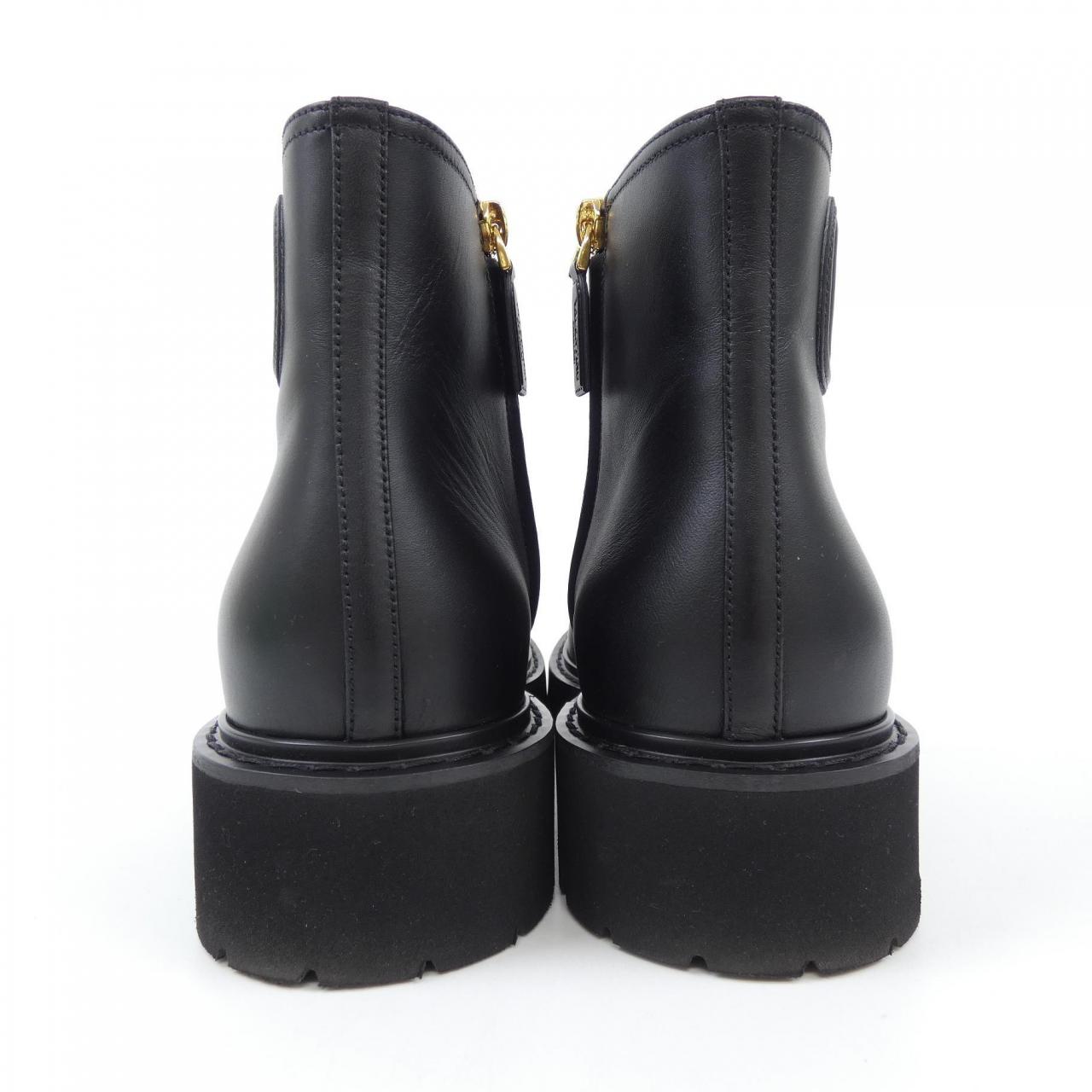 VALENTINO GARAVANI Garavani boots