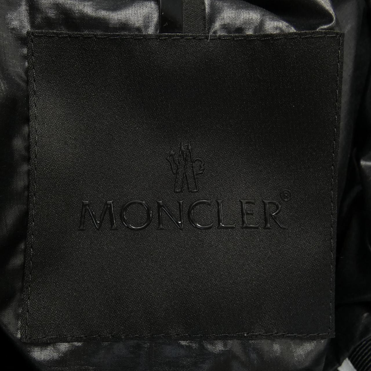 モンクレール MONCLER ダウンジャケット