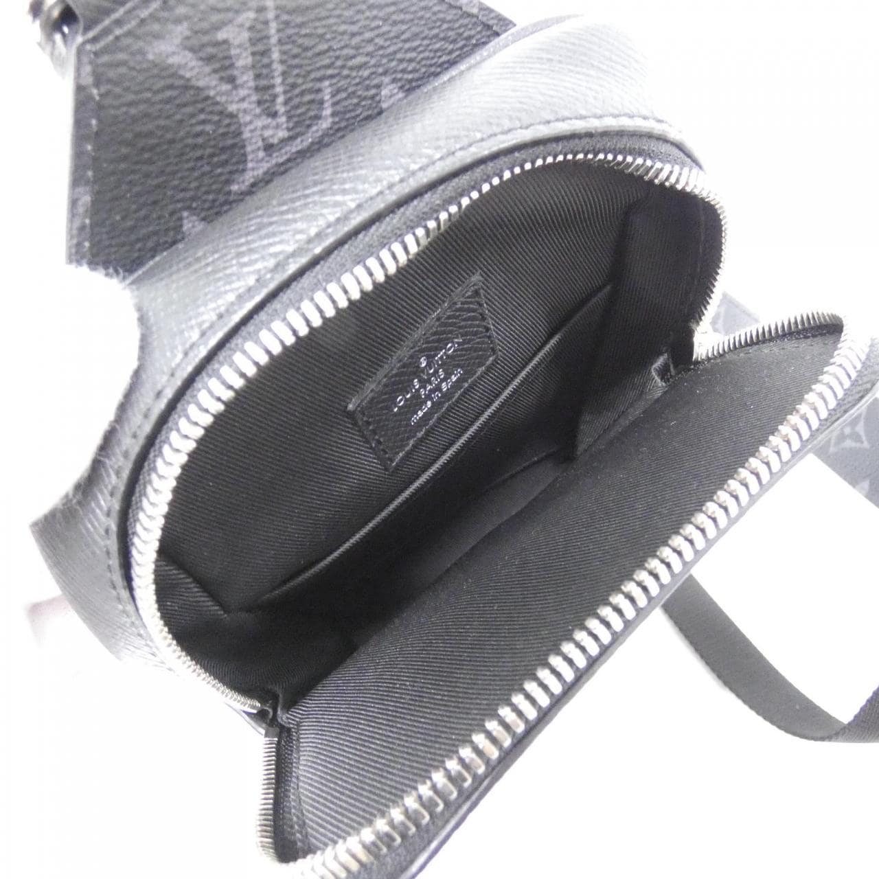 LOUIS VUITTON Taiga Rama 户外单肩包 M30741 单肩包