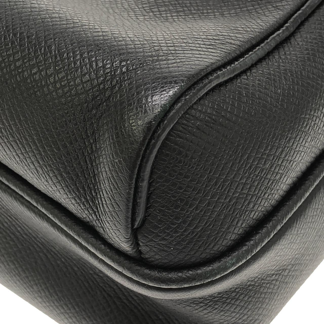 ルイヴィトン タイガ アウトドア メッセンジャー PM M33435 ショルダーバッグ