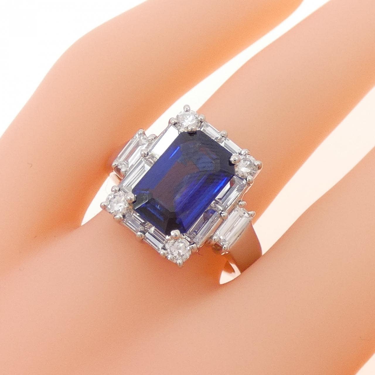 PT900 サファイヤ リング 3.01CT