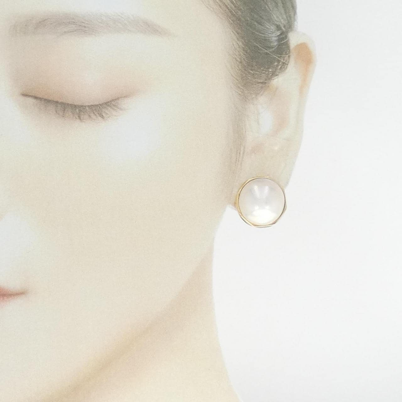 K18YG Mabe pearl earrings