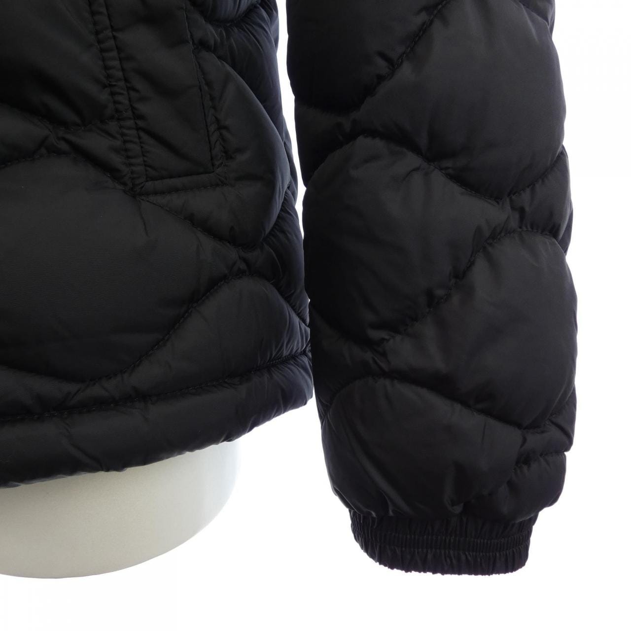モンクレール MONCLER MORANDIERES ダウンジャケット