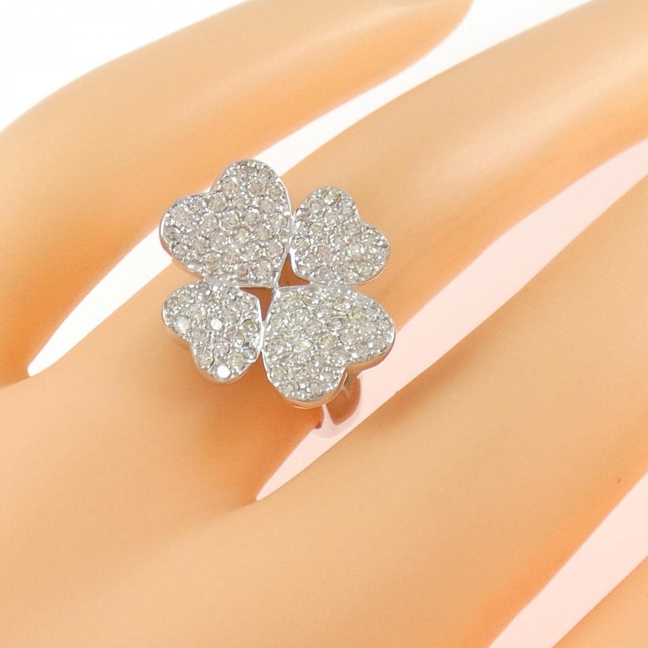 K18WG クローバー ダイヤモンド リング 0.70CT