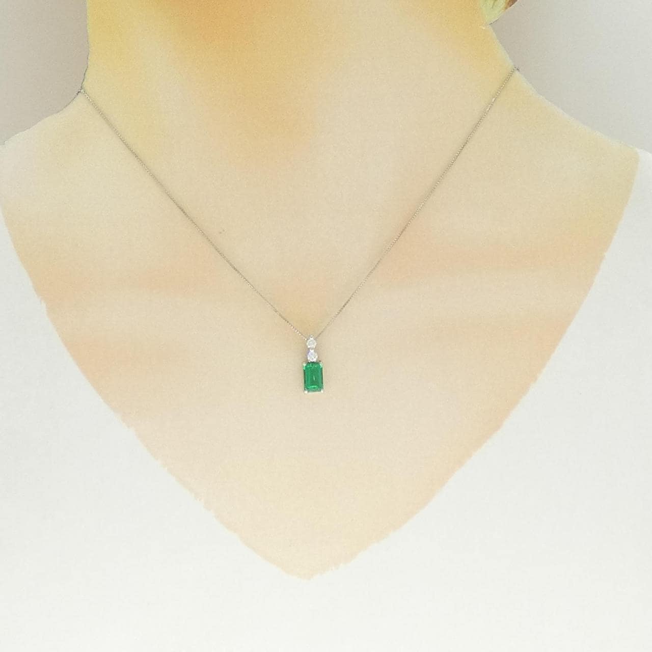 PT900/PT850 エメラルド ネックレス 0.89CT