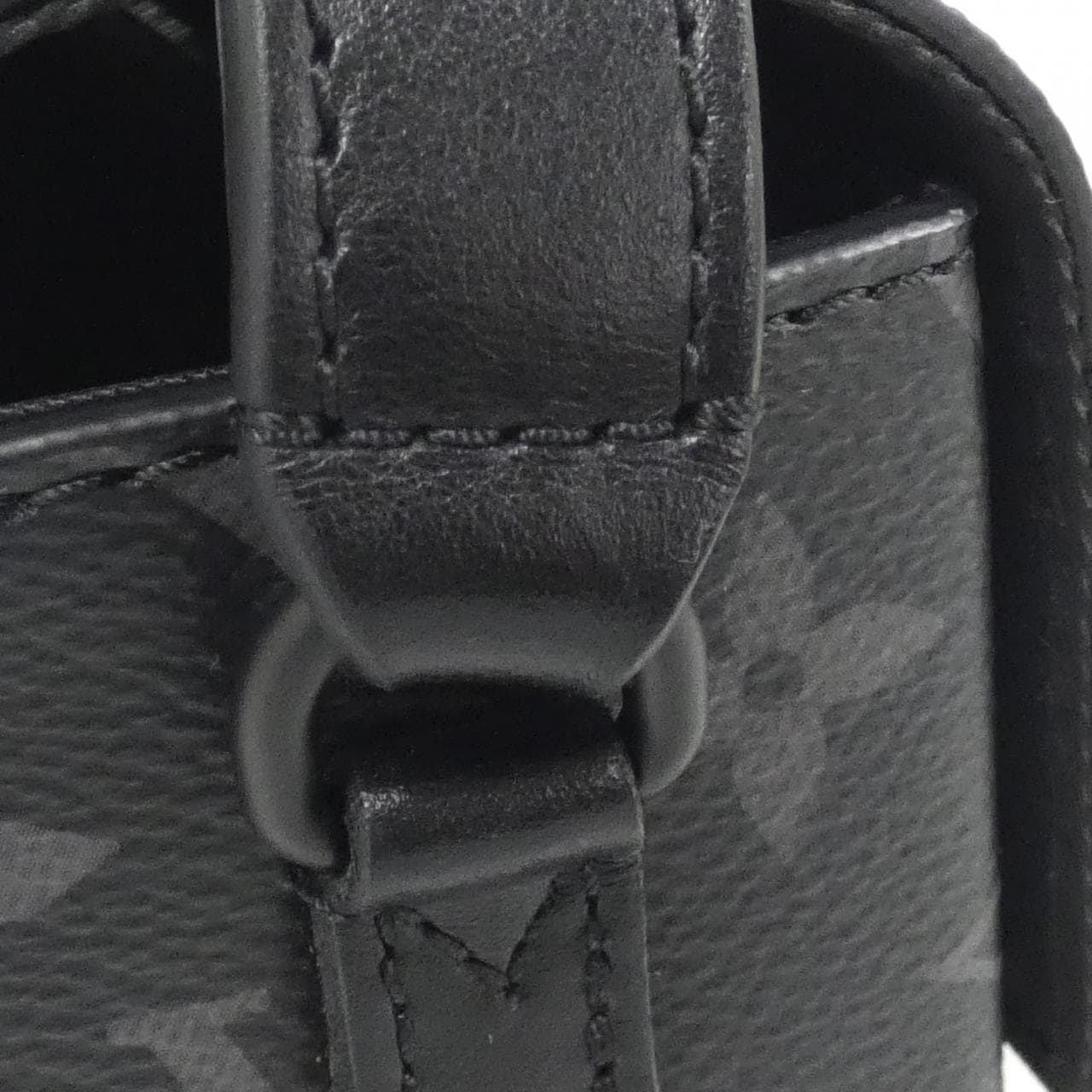 ルイヴィトン モノグラム エクリプス スティーマー ウエアラブル ウォレット M81783 ショルダーバッグ