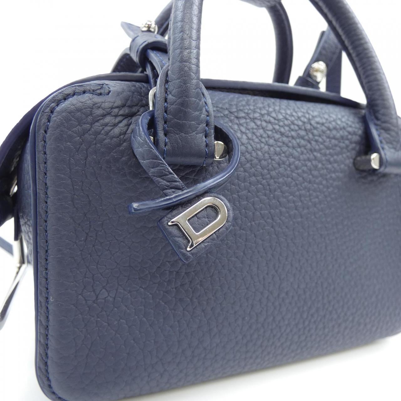 德尔沃DELVAUX