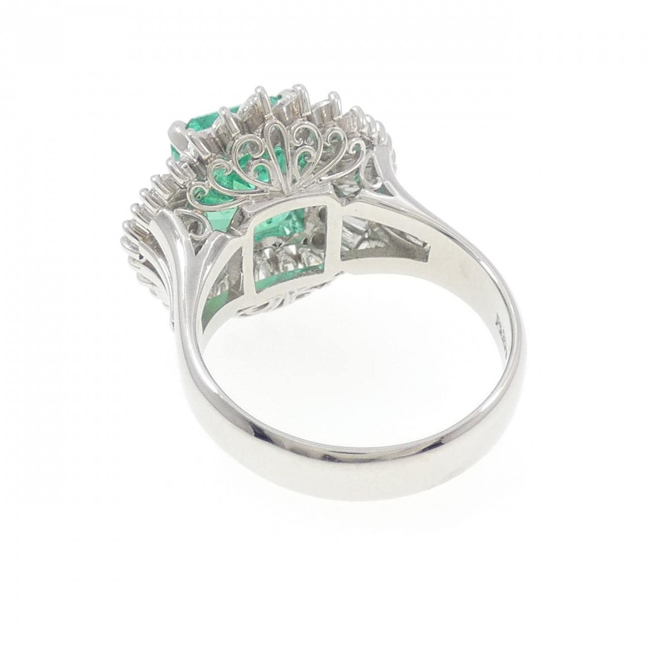 PT900 エメラルド リング 3.21CT