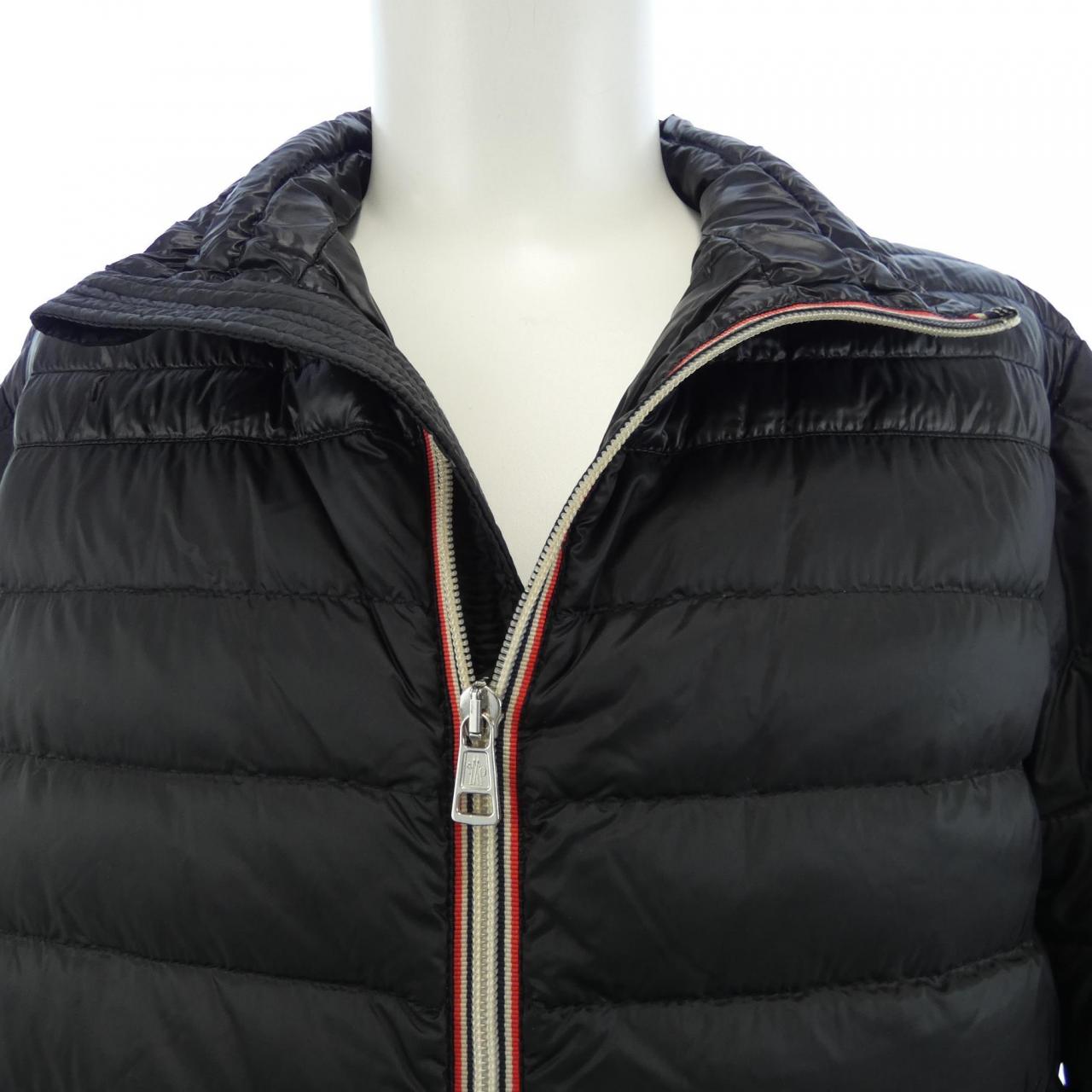 モンクレール MONCLER ダウンジャケット