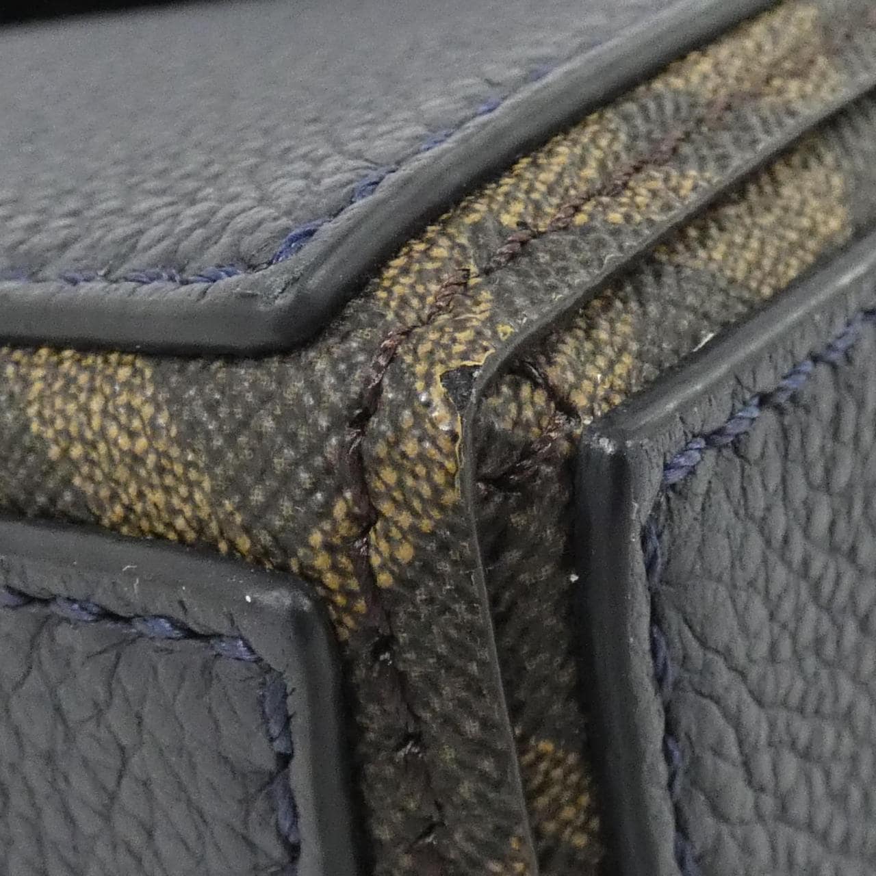 フェンディ バゲット ソフト トランク 7VA565 AQWH バッグ