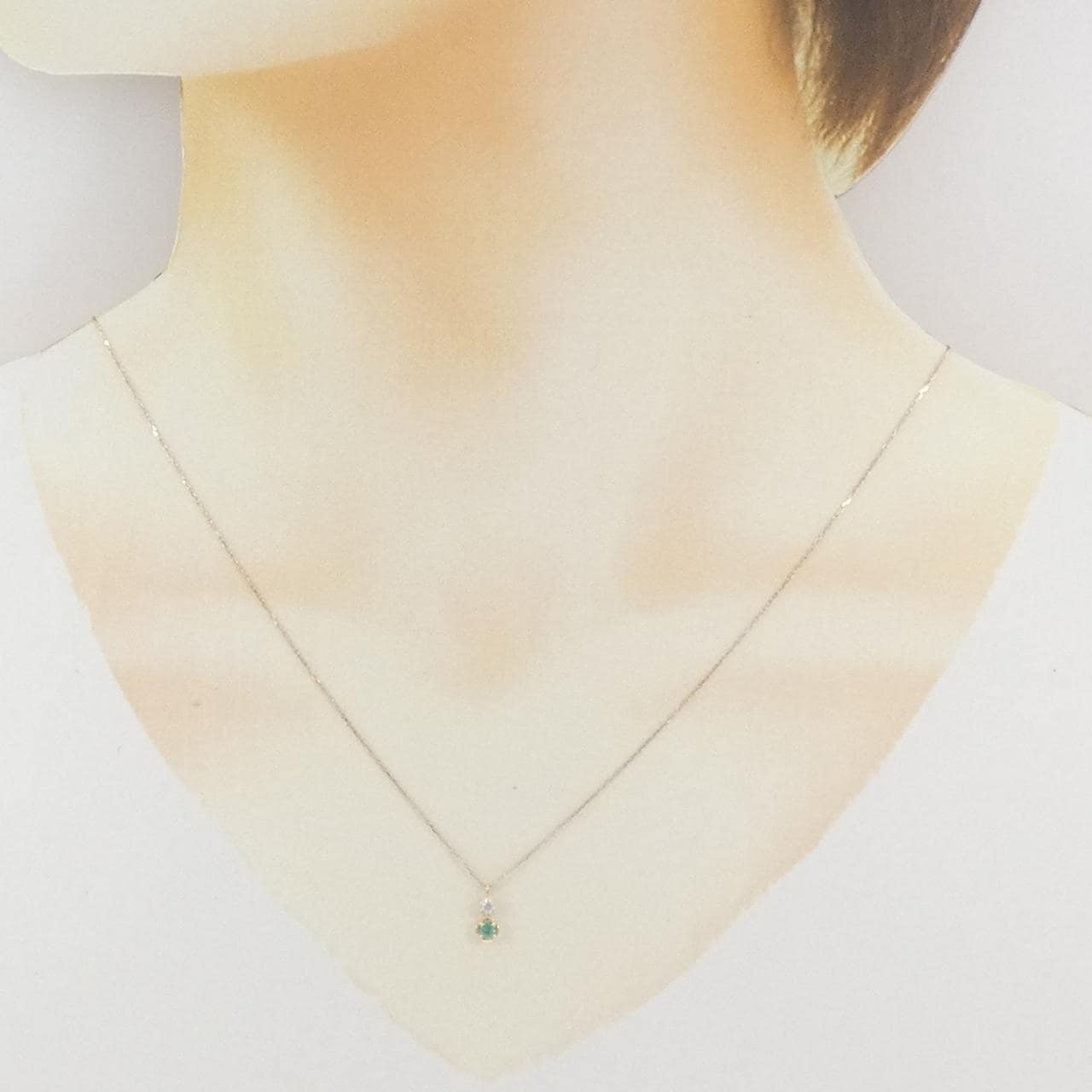 4°C Emerald Necklace