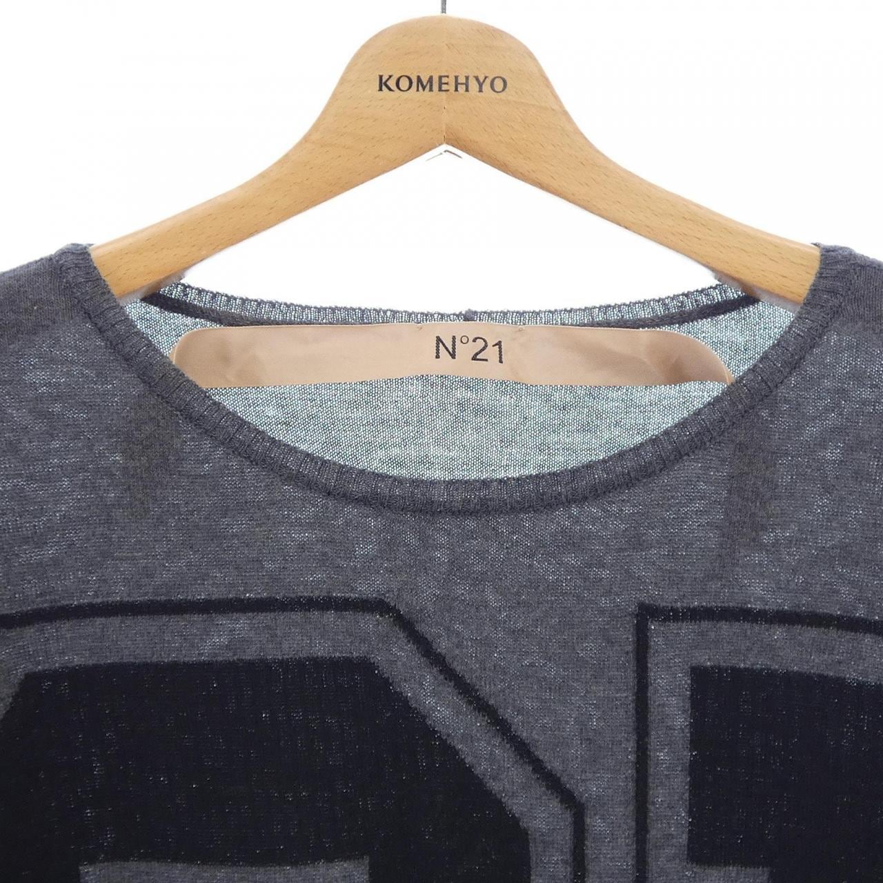 ヌメロヴェントゥーノ N°21 ニット