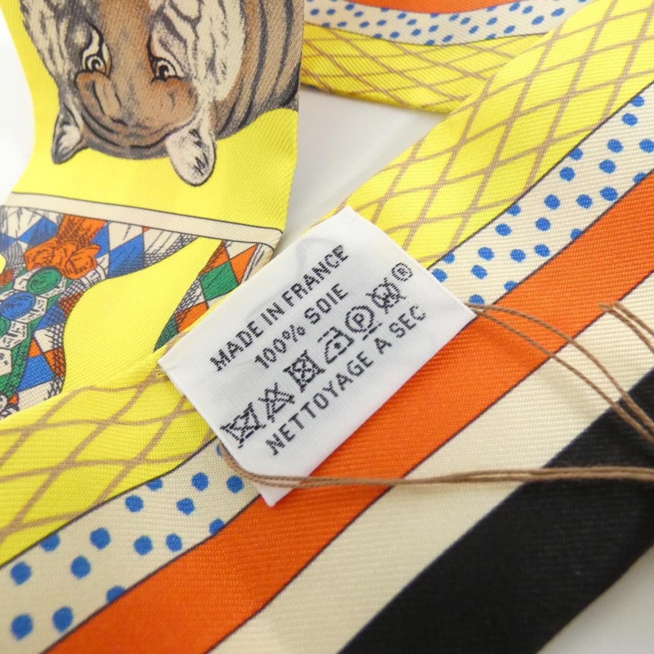 【未使用品】エルメス GRAND THEATRE NOUVEAU ツイリー 063761S スカーフ