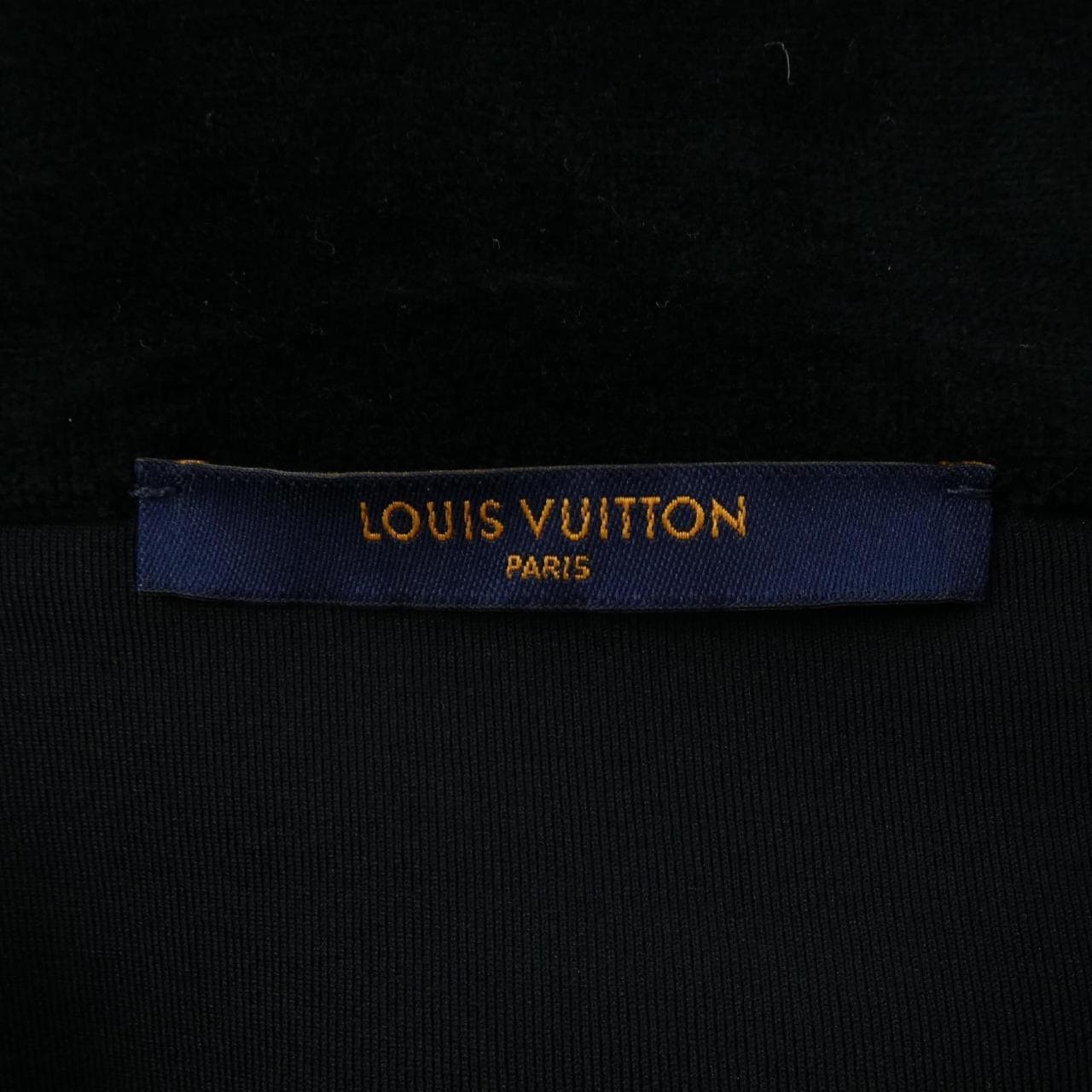 ルイヴィトン LOUIS VUITTON ベロアマルチポケットハーフジップ HGY82WJZA トップス