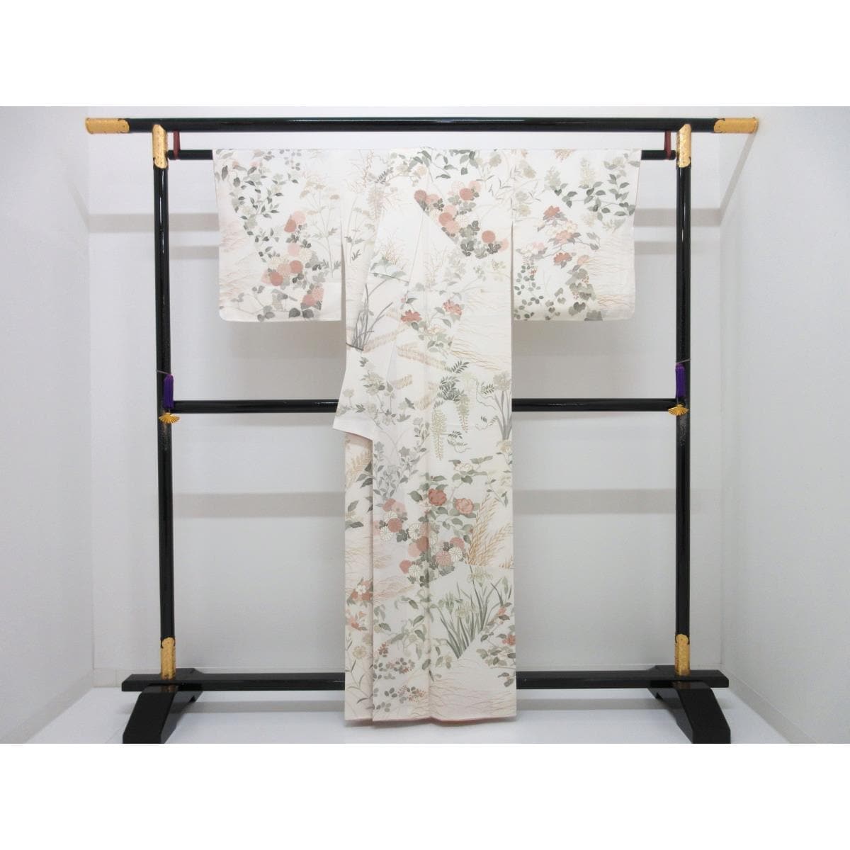 【未使用品】訪問着　友禅金彩加工　刺繍入り