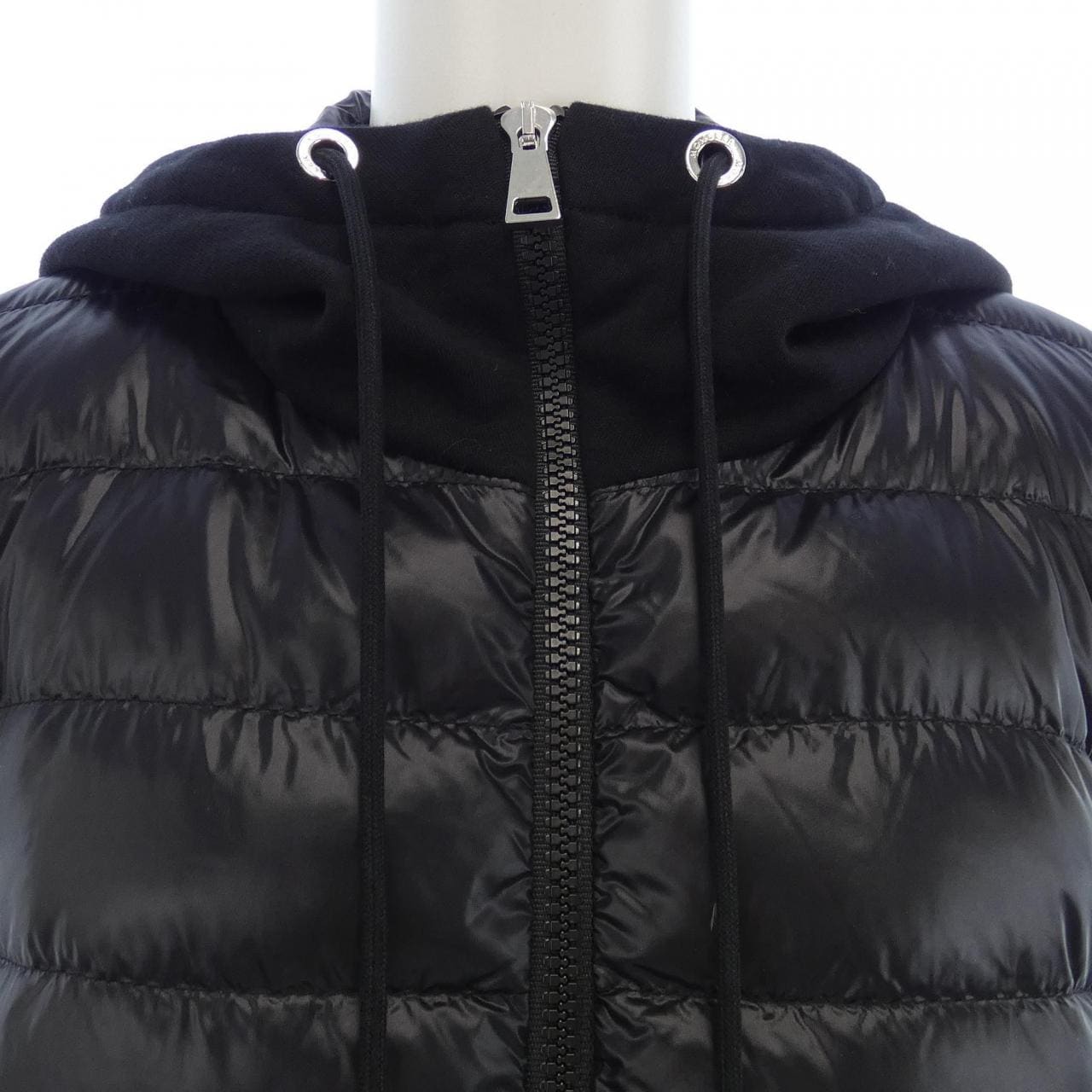 モンクレール MONCLER 10938G00028 ダウンジャケット