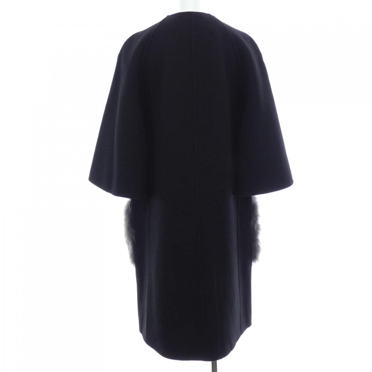 FENDI狐狸毛口袋大衣 FF7818 W1D