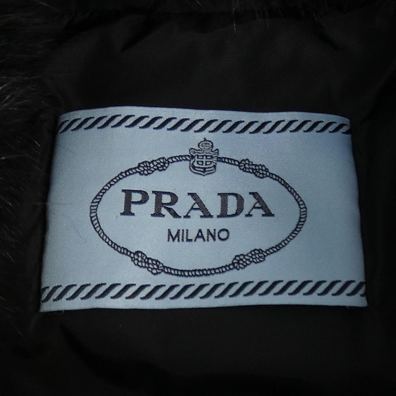 普拉达PRADA羽绒服