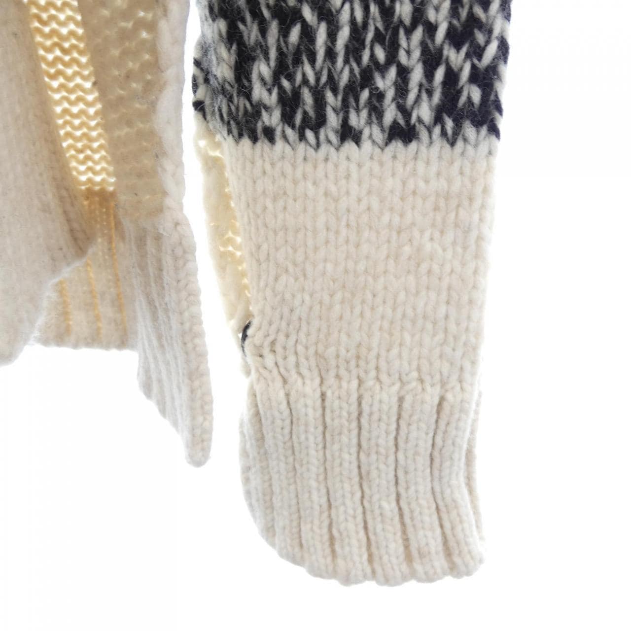 ヌメロヴェントゥーノ N°21 ニット