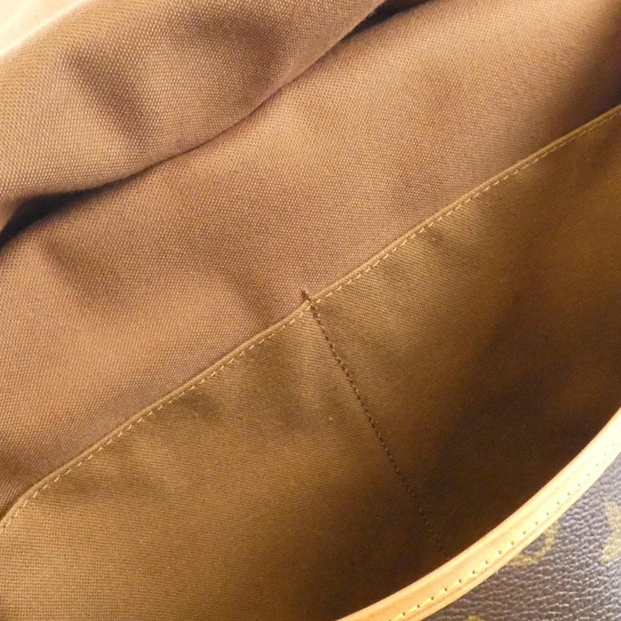 ルイヴィトン モノグラム ソミュール 35cm M42254 ショルダーバッグ