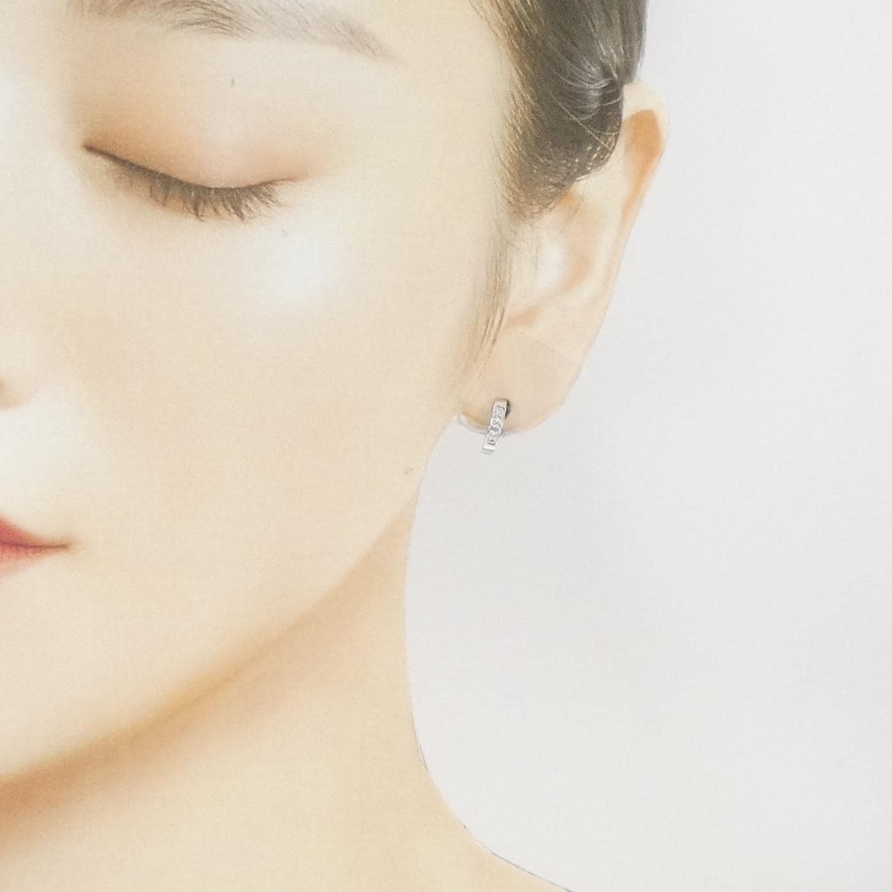 K18WG ダイヤモンド ピアス 0.06CT